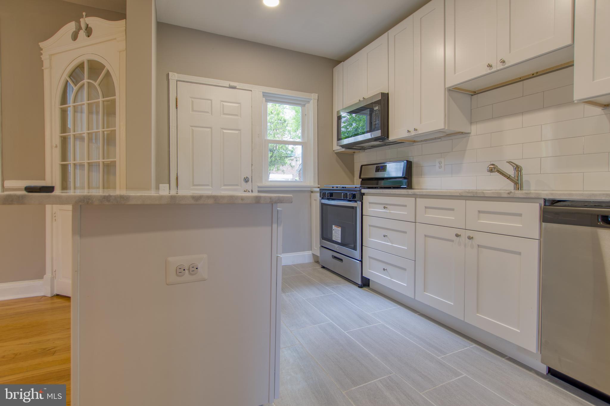 1526 Roundhill Road Baltimore, MD 21218 - Photo 9 of 29 Gallery Image 9