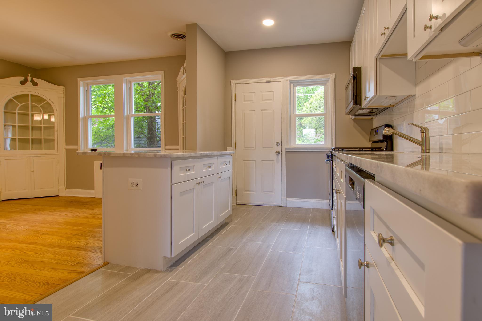 1526 Roundhill Road Baltimore, MD 21218 - Photo 10 of 29 Gallery Image 10