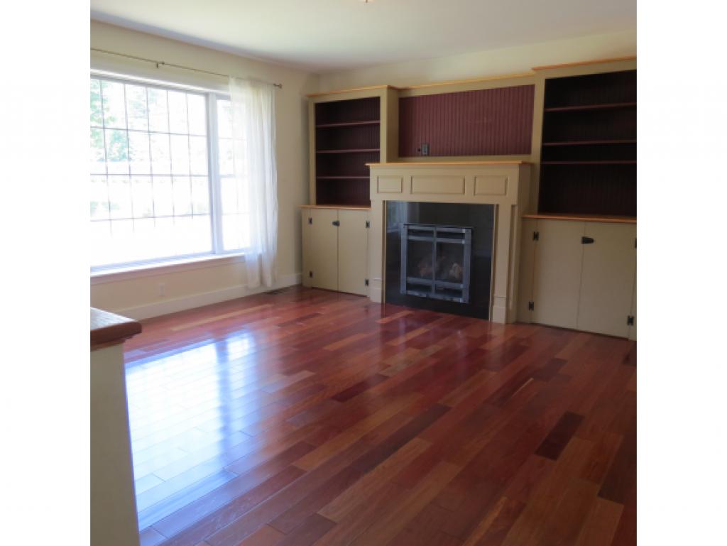 2 McCusker Lane Raymond, NH 03077 - Photo 4 of 33 Gallery Image 4