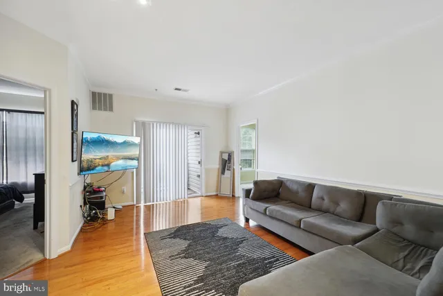 $189,900 | 2801 Forest Run Drive, Unit 1303, District Heights, MD 20747