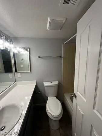 $1,250 | 5662 East Lake Mead Boulevard, Unit A, Las Vegas, NV 89156
