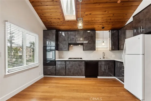 $3,400 | 4708 Orion Avenue, Sherman Oaks, CA 91403