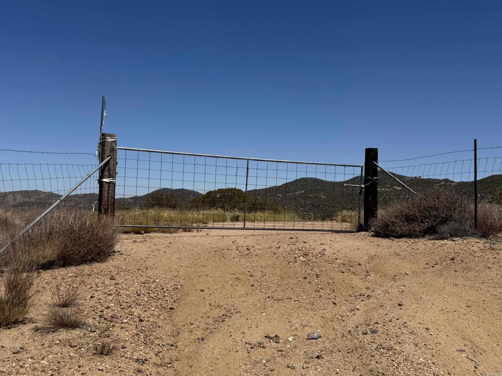 46400 Terwilliger Road Anza, CA 92539 - Photo 10 of 10 a view of a road with a snow in the background