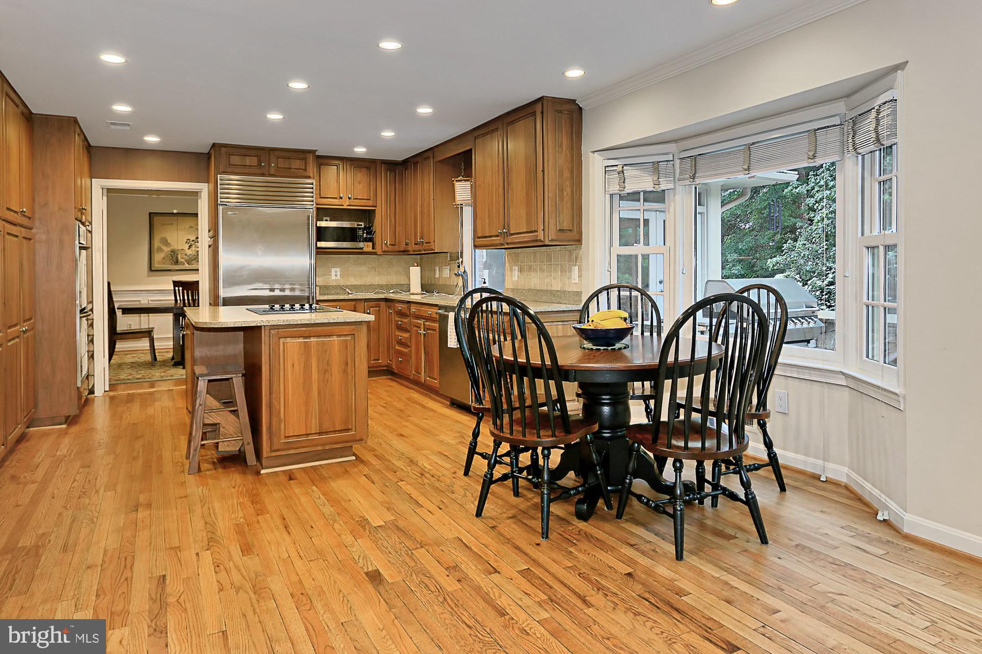 7903 Foxhound Road McLean, VA 22102 - Photo 22 of 61 Kitchen Breakfast Room