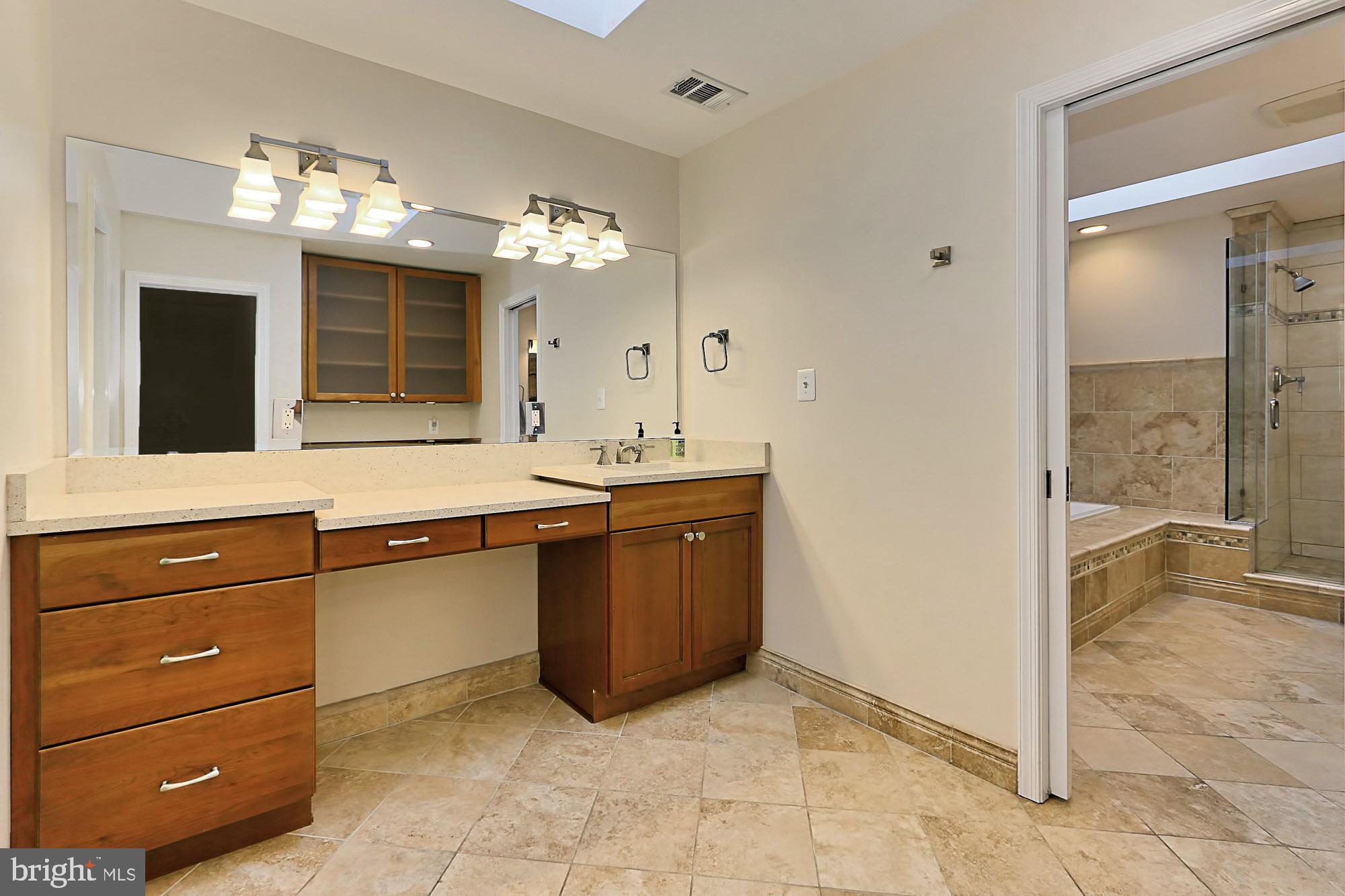 7903 Foxhound Road McLean, VA 22102 - Photo 33 of 61 Master Bath