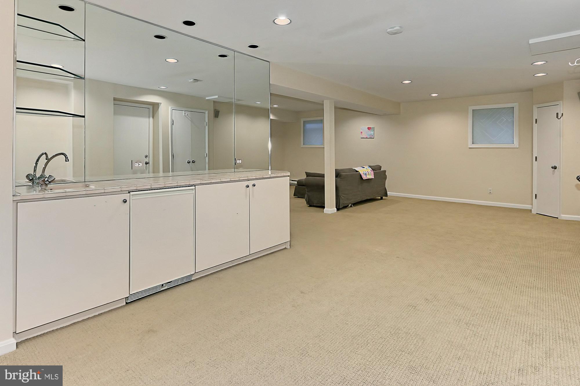 7903 Foxhound Road McLean, VA 22102 - Photo 45 of 61 Wet Bar