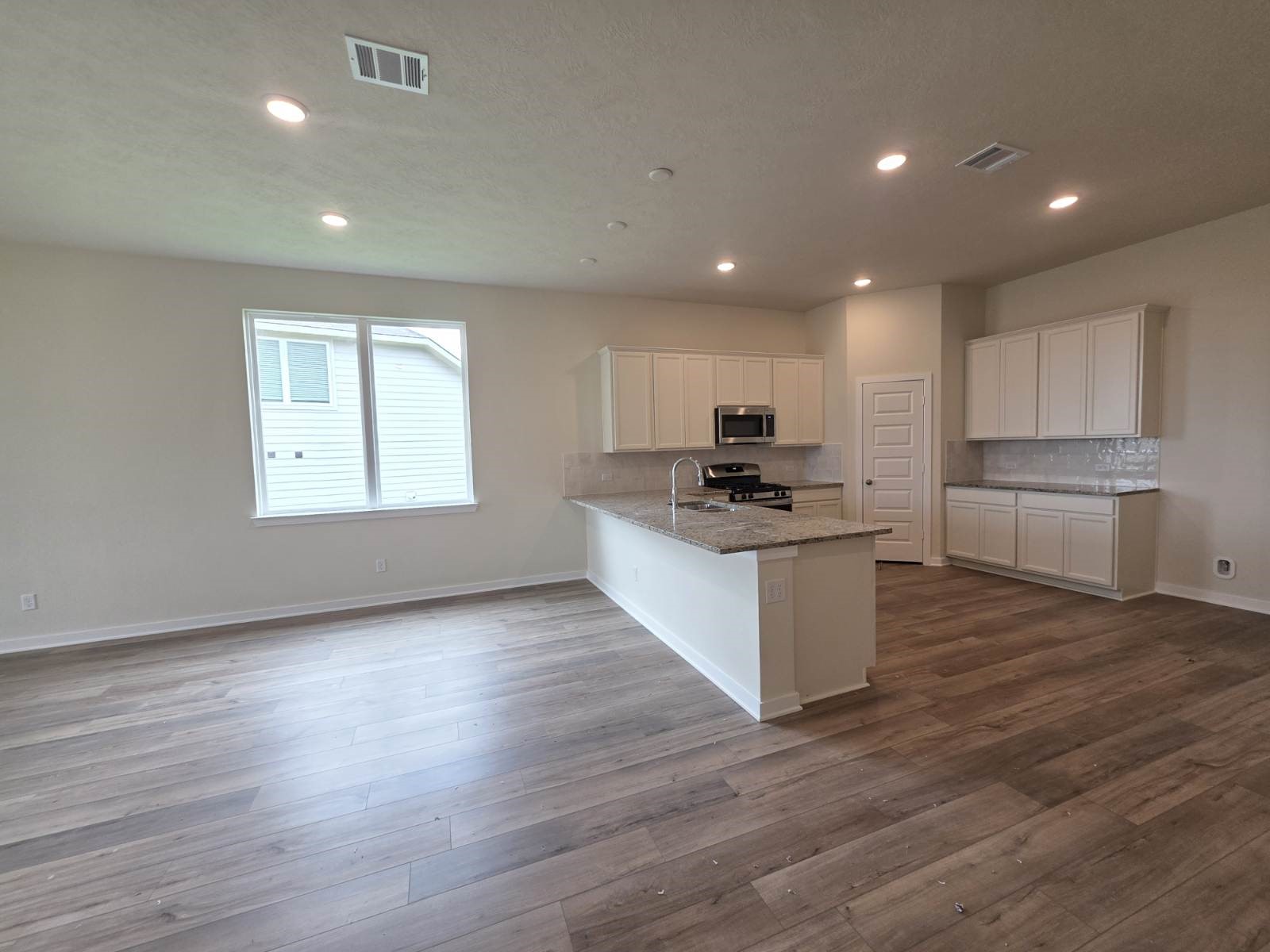 1453 Lk Rdg Drive Brenham, TX 77833 - Photo 7 of 23