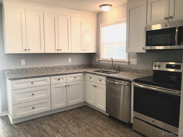 2820 McLeod Road Richmond, VA 23224 - Photo 7 of 43 What a Cute Kitchen !! NEW White "Self Close" Ca