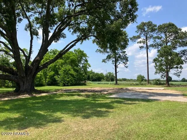 $285,000 | 702 Highway 90, New Iberia, LA 70560