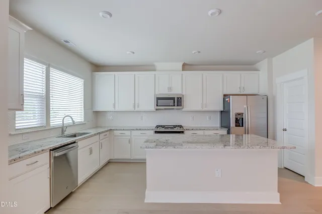 $389,800 | 283 Wendover Parkway, Pittsboro, NC 27312