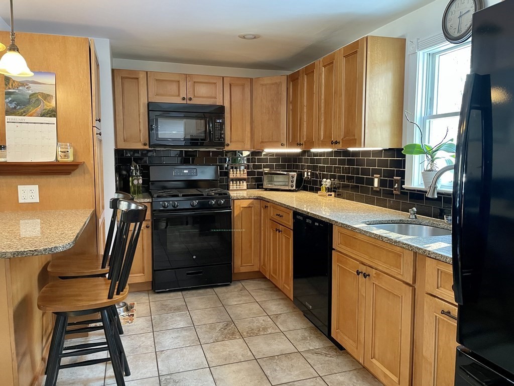 10 Adams Road Ashland, MA 01721 - Photo 4 of 28
