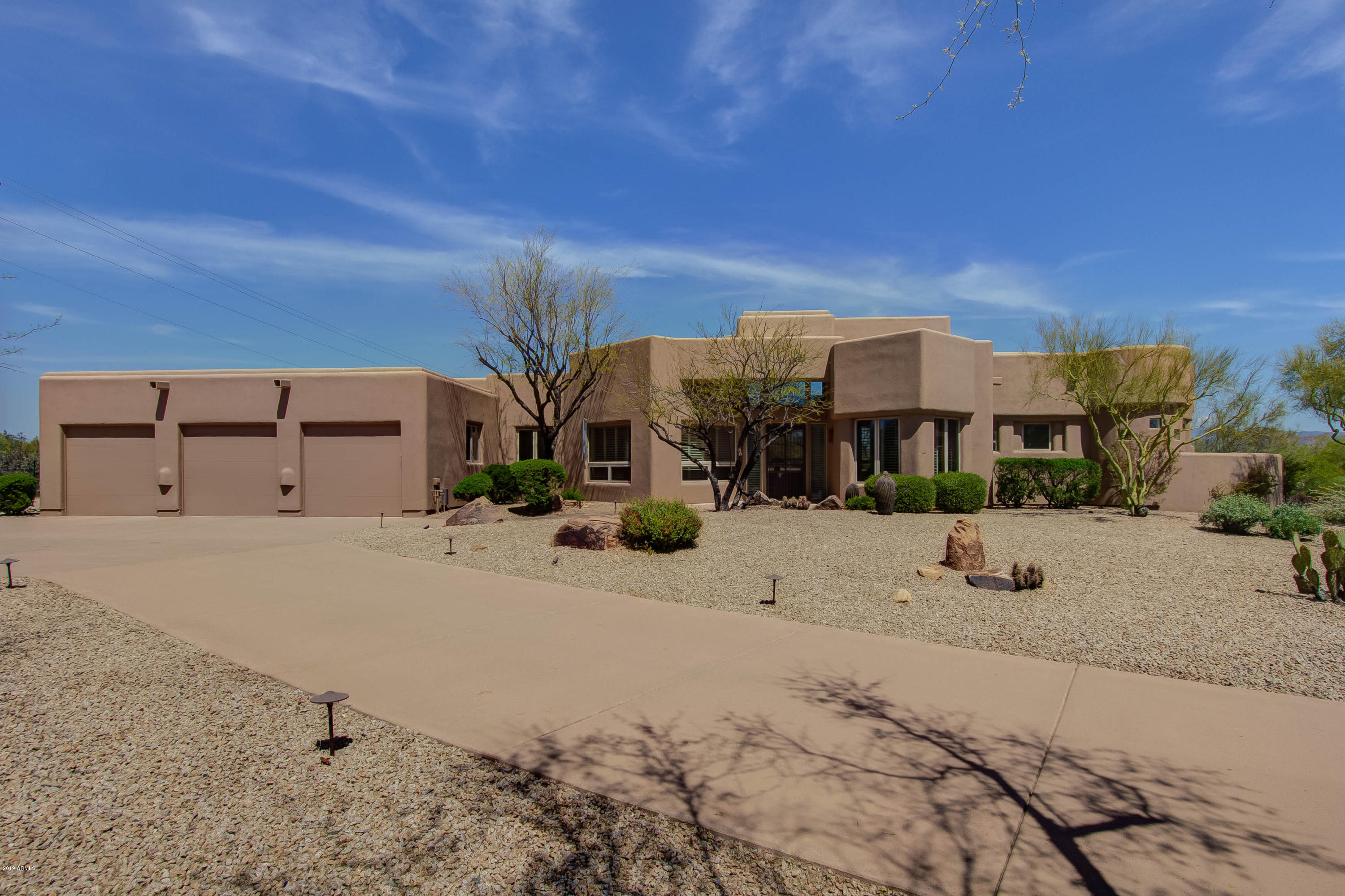 27308 North Palo Fiero Road Rio Verde, AZ 85263 - Photo 3 of 28 3 Car Garage
