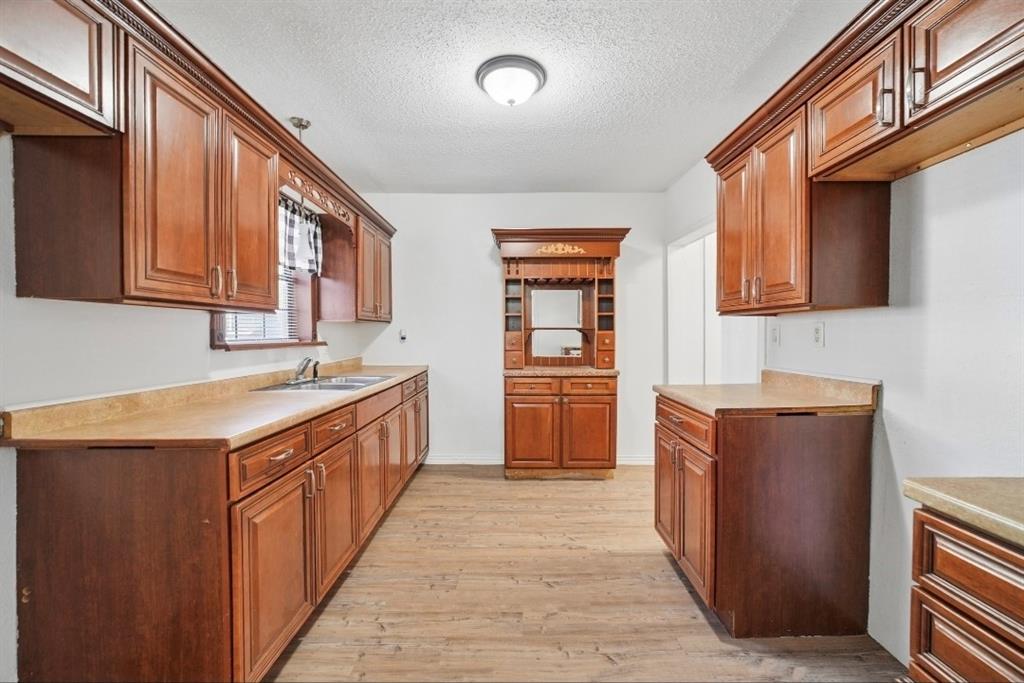2725 Aster Street Dallas, TX 75211 - Photo 7 of 25