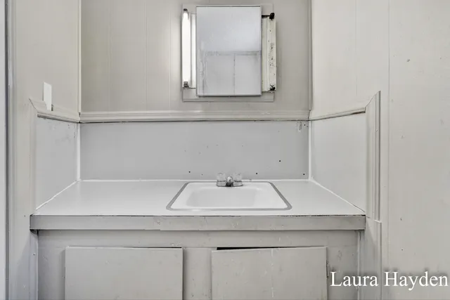 $79,999 | 525 South 1st Street, Edmore, MI 48829