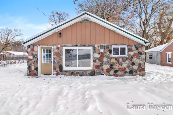 $80,000 | 525 South 1st Street, Edmore, MI 48829