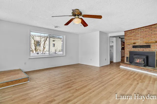 $79,999 | 525 South 1st Street, Edmore, MI 48829