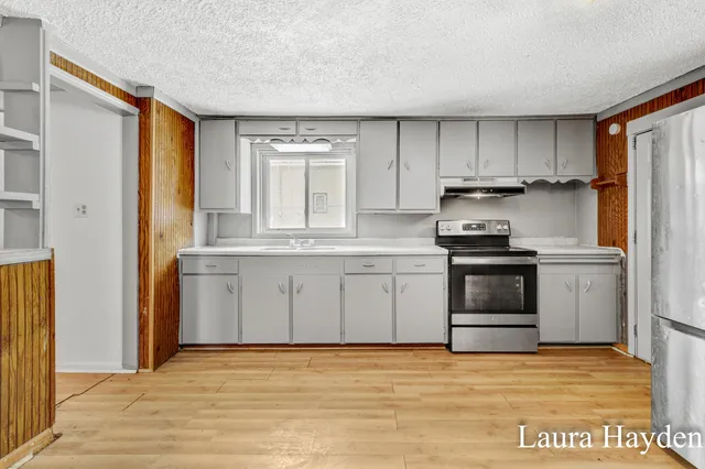 $79,999 | 525 South 1st Street, Edmore, MI 48829