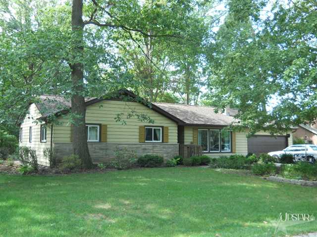 140 West Beech Drive Decatur, IN 46733 - Photo 1 of 7