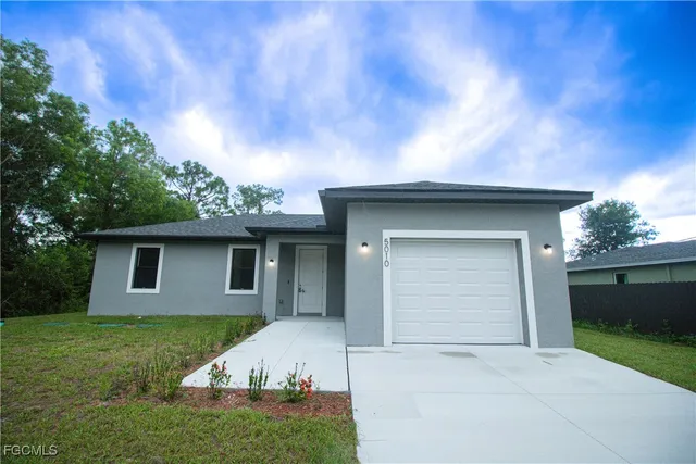 $284,900 | 5010 Day Street, LaBelle, FL 33935