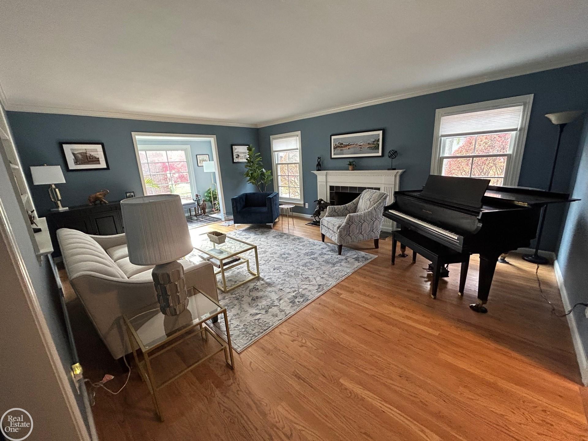 1046 Harvard Road Grosse Pointe, MI 48230 - Photo 8 of 33 50130567-d087615e-9f62-4011-b189-2b4231b93c99.JPG