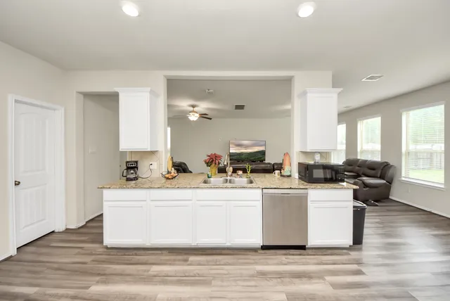 $270,000 | 6050 Oakland Bluff Lane, Porter, TX 77365