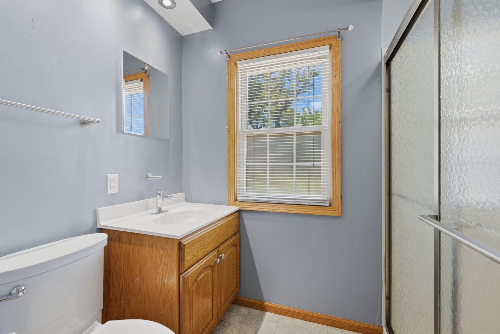 2202 44th Street Moline, IL 61265 - Photo 10 of 36
