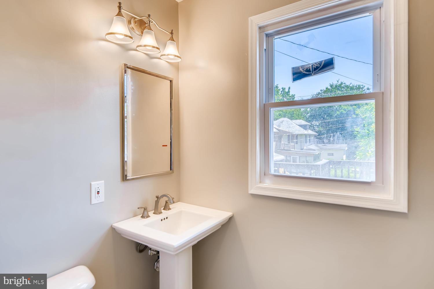 3203 Dorchester Road Baltimore, MD 21215 - Photo 9 of 27 Gallery Image 9