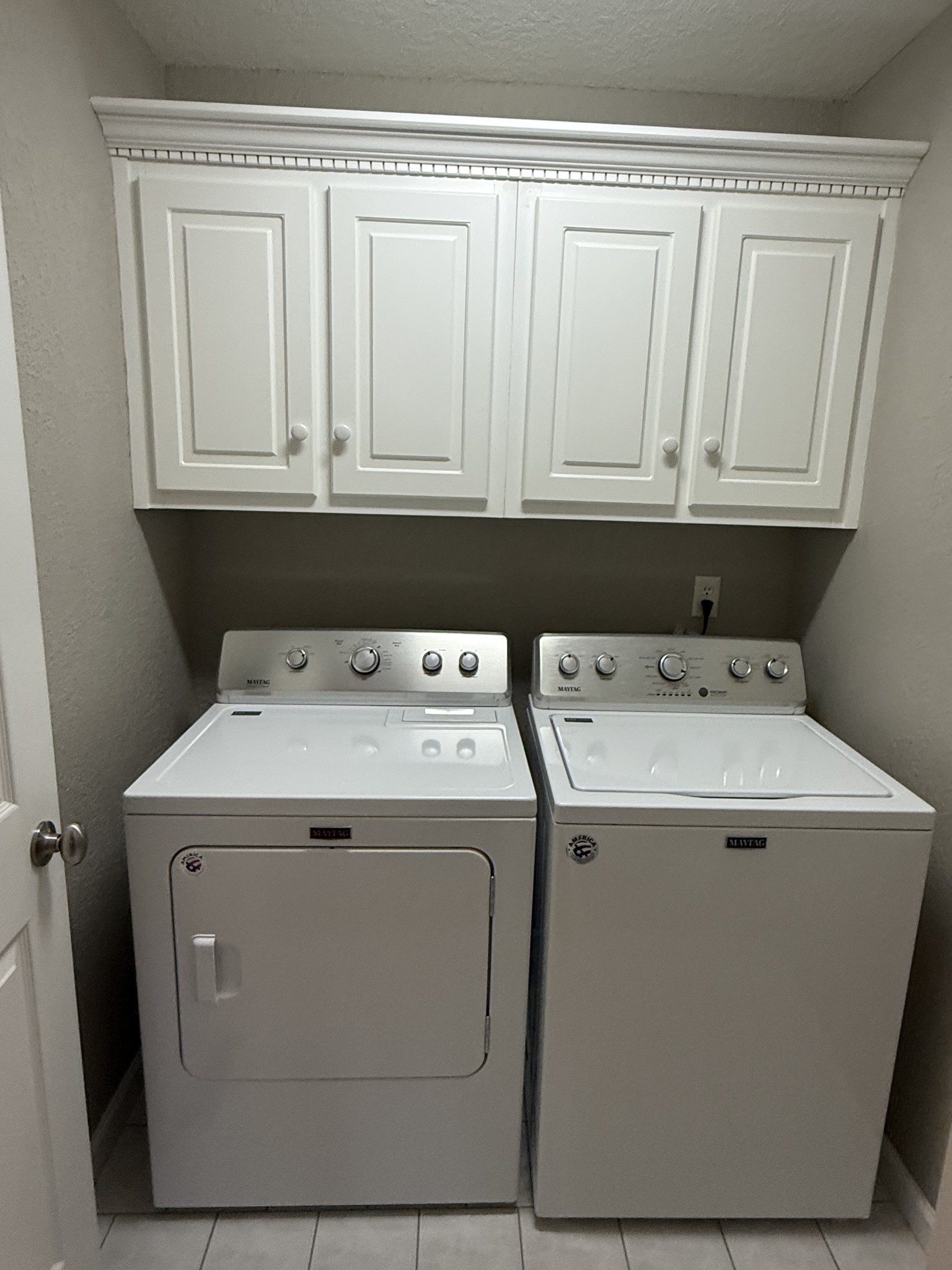 107 Chickory Lane Monteagle, TN 37356 - Photo 31 of 34 a utility room with dryer and washer
