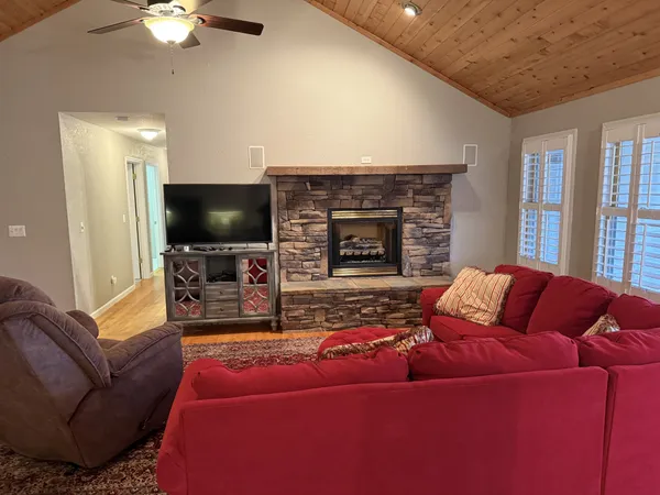$760,000 | 107 Chickory Lane, Monteagle, TN 37356