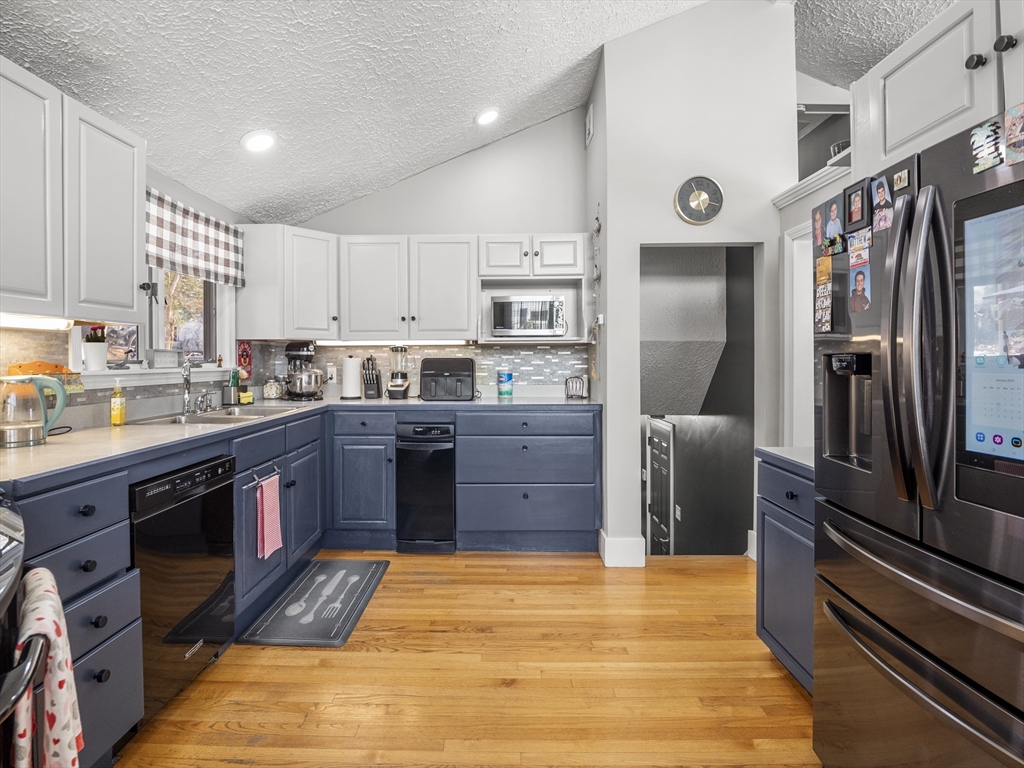 19 Jane Road Methuen, MA 01844 - Photo 11 of 38 Gallery Image 11