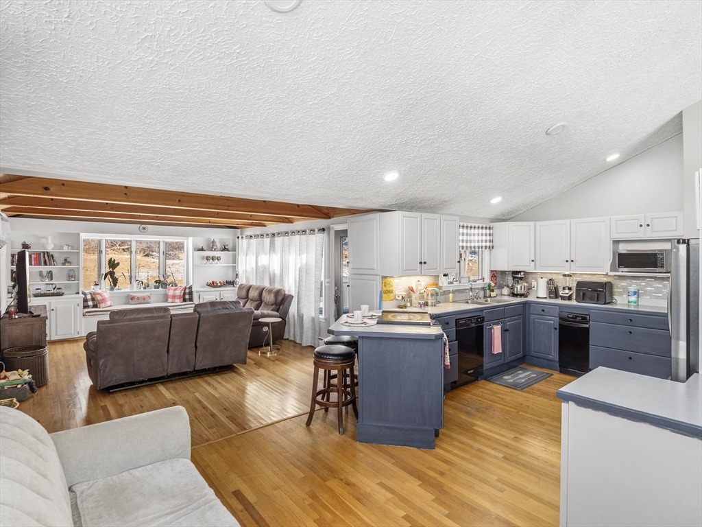 19 Jane Road Methuen, MA 01844 - Photo 8 of 38 Gallery Image 8