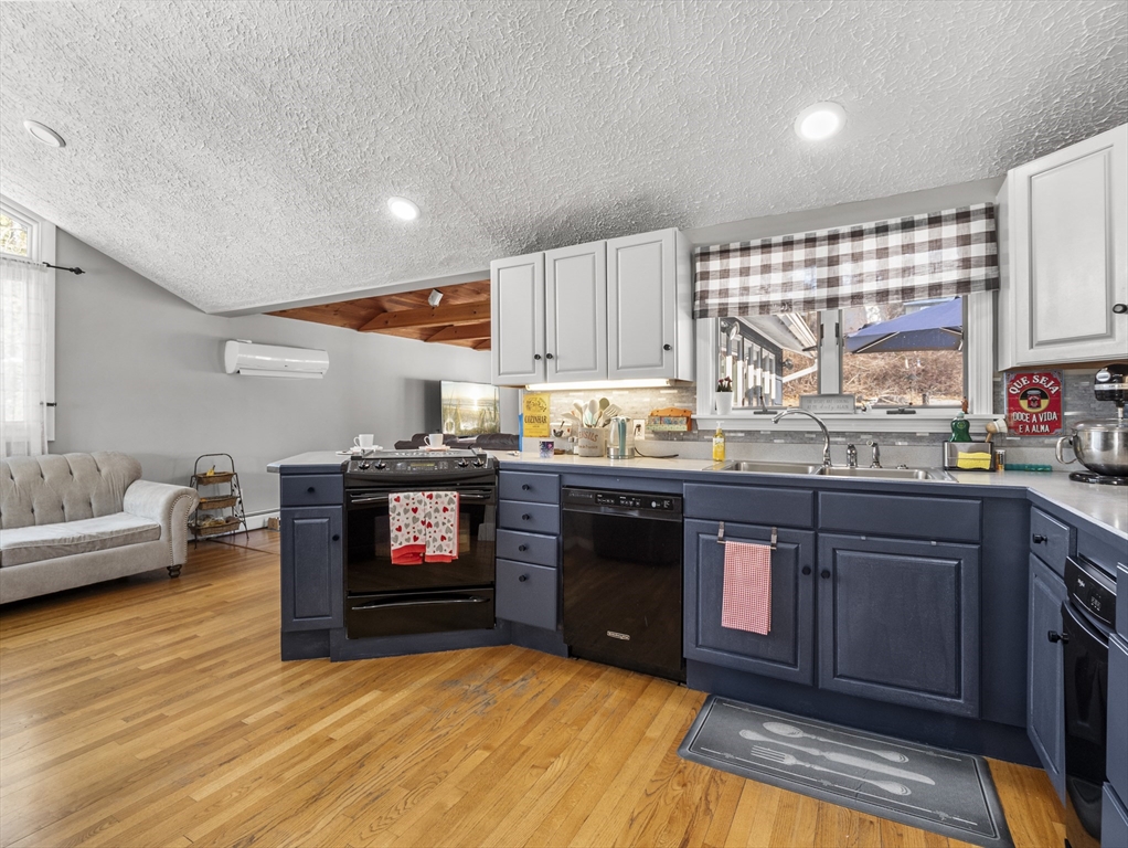 19 Jane Road Methuen, MA 01844 - Photo 9 of 38 Gallery Image 9