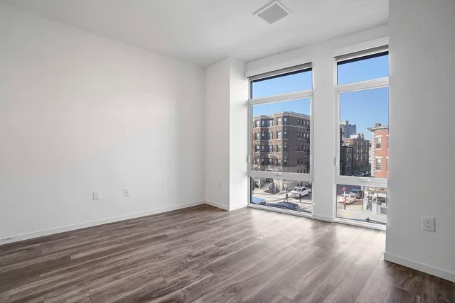 $5,350 | 839 Beacon Street, Unit 403, Boston, MA 02215