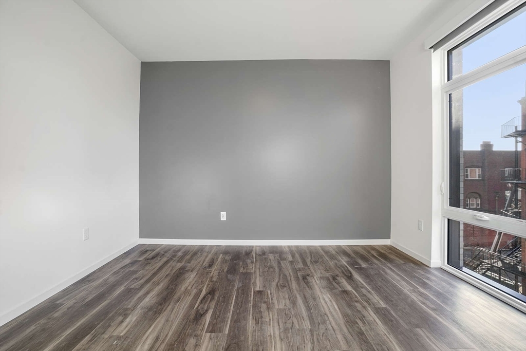 839 Beacon Street, Unit 403 Boston, MA 02215 - Photo 8 of 18