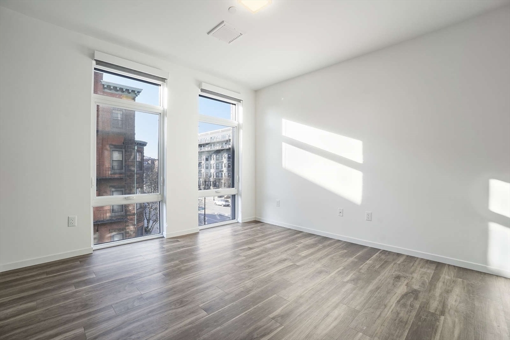 839 Beacon Street, Unit 403 Boston, MA 02215 - Photo 9 of 18