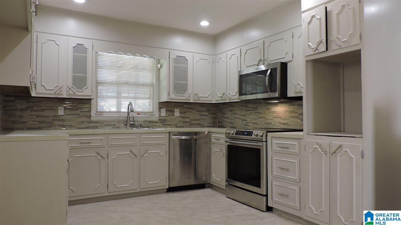 24 Hillview Lane Northwest Birmingham, AL 35215 - Photo 10 of 37