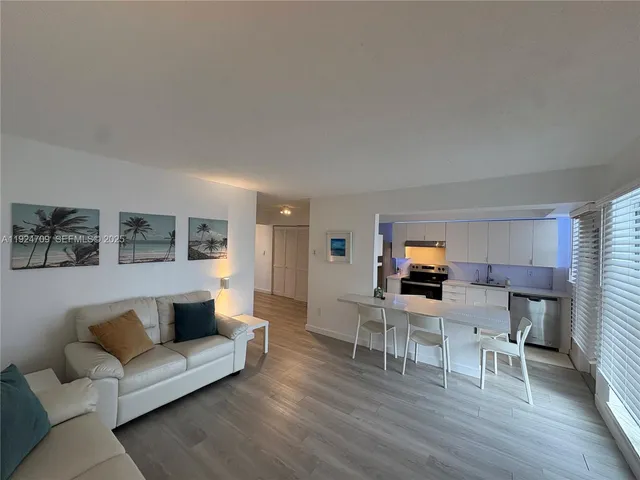$2,750 | 1340 Lincoln Road, Unit 806, Miami Beach, FL 33139