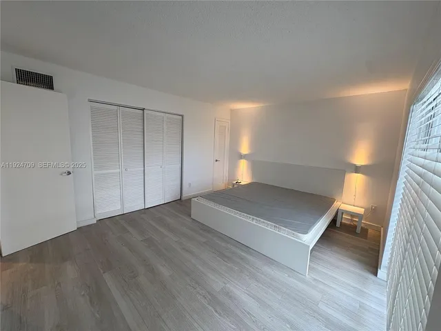 $2,750 | 1340 Lincoln Road, Unit 806, Miami Beach, FL 33139