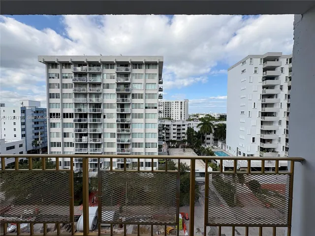 $2,750 | 1340 Lincoln Road, Unit 806, Miami Beach, FL 33139