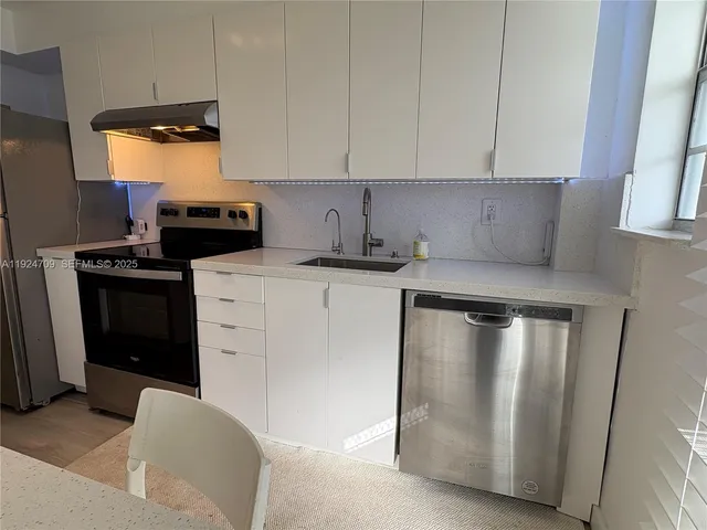 $2,750 | 1340 Lincoln Road, Unit 806, Miami Beach, FL 33139