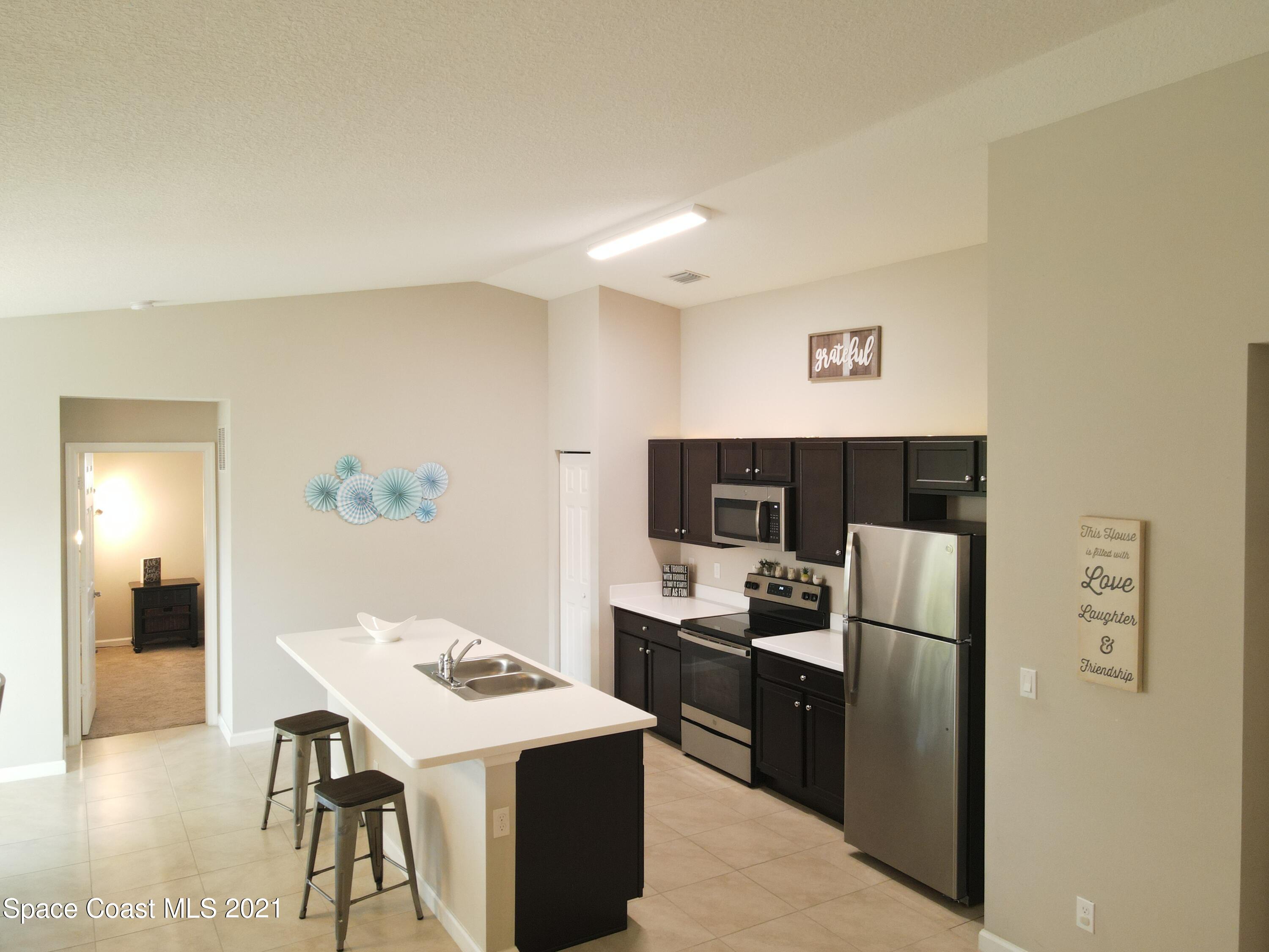 1525 Talbott Street Palm Bay, FL 32909 - Photo 17 of 31 Kitchen