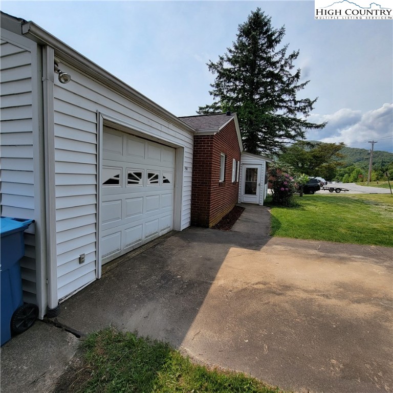150 Spruce Street Boone, NC 28607 - Photo 4 of 43 Gallery Image 4