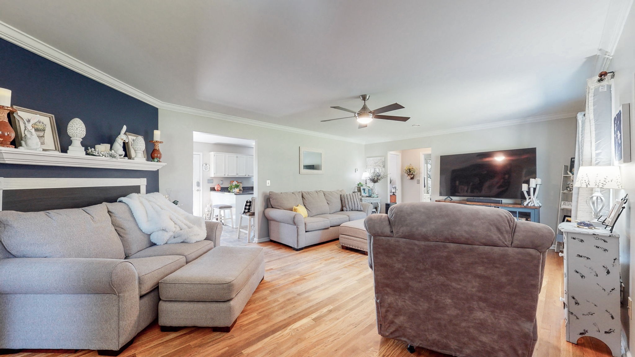 4211 Sandy Springs Road Springfield, TN 37172 - Photo 5 of 58 a living room with furniture and a flat screen tv