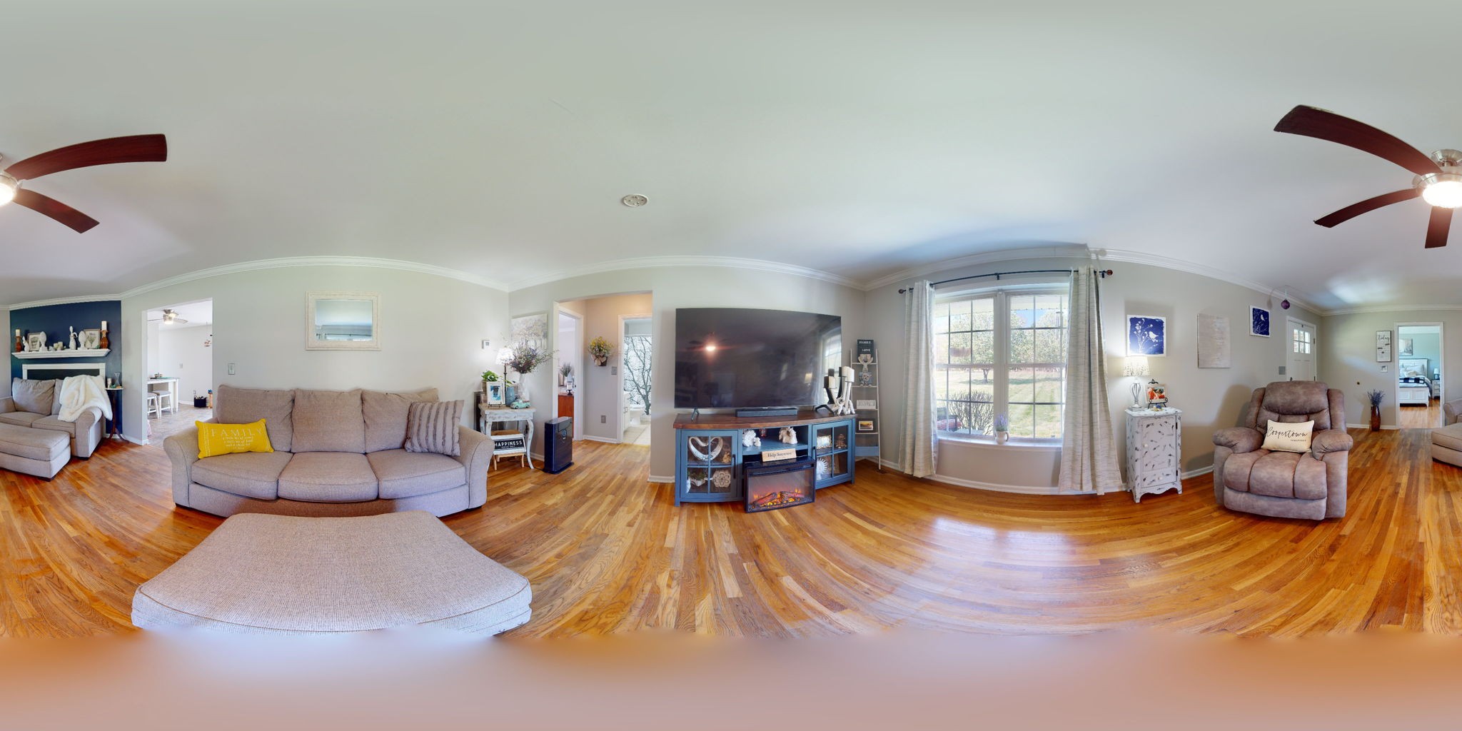 4211 Sandy Springs Road Springfield, TN 37172 - Photo 54 of 58 a living room with furniture and a flat screen tv