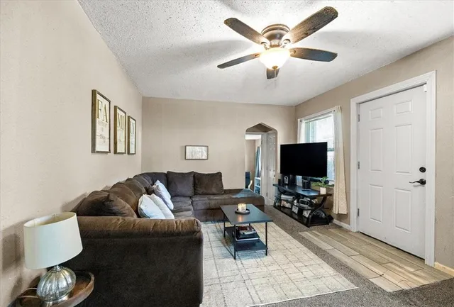 $159,995 | 2401 Haskell Avenue, Kansas City, KS 66104