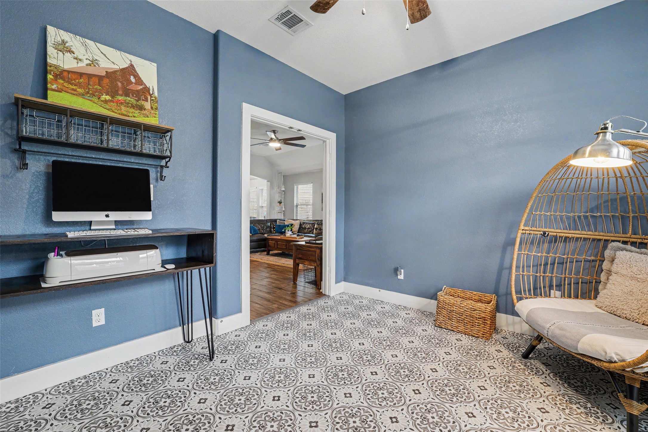 117 Rock Dock Road Georgetown, TX 78633 - Photo 22 of 38 a living room with furniture and a flat screen tv