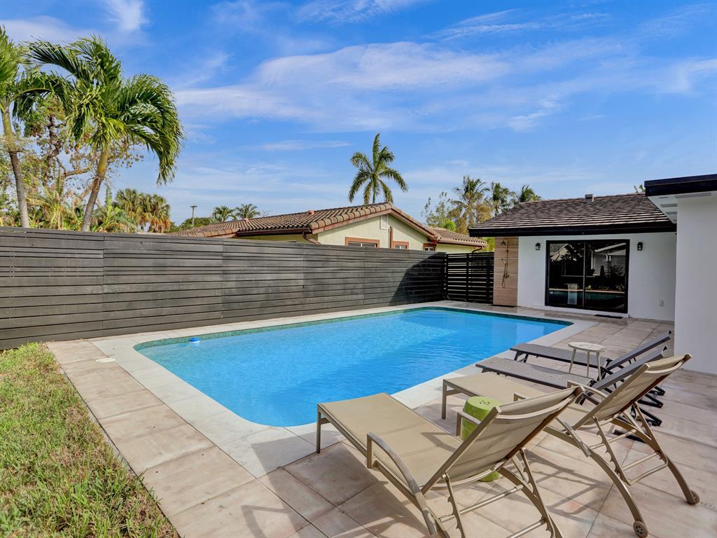 5501 Northeast 18th Terrace Fort Lauderdale, FL 33308 - Photo 50 of 56 a view of a terrace with furniture