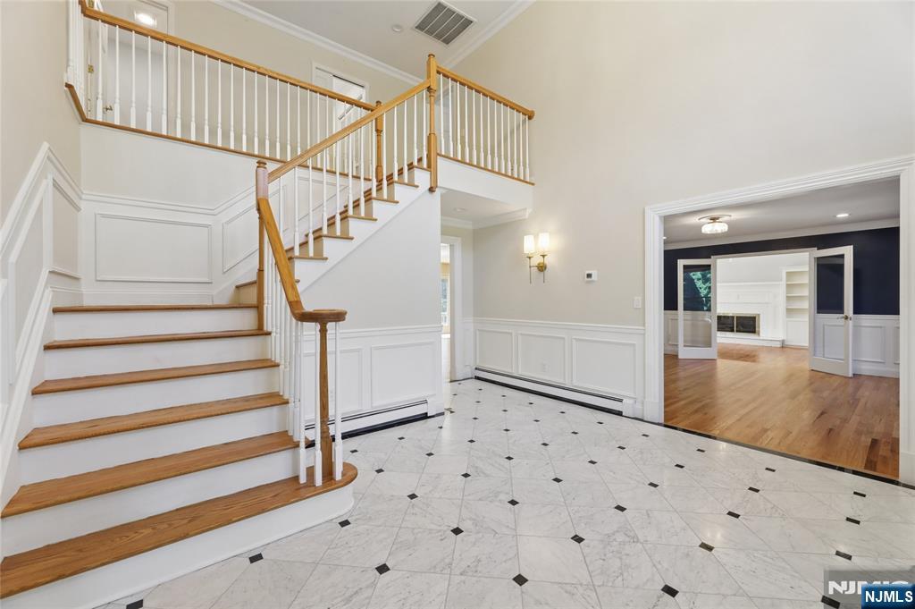 2 West Gate Road Saddle River, NJ 07458 - Photo 3 of 46