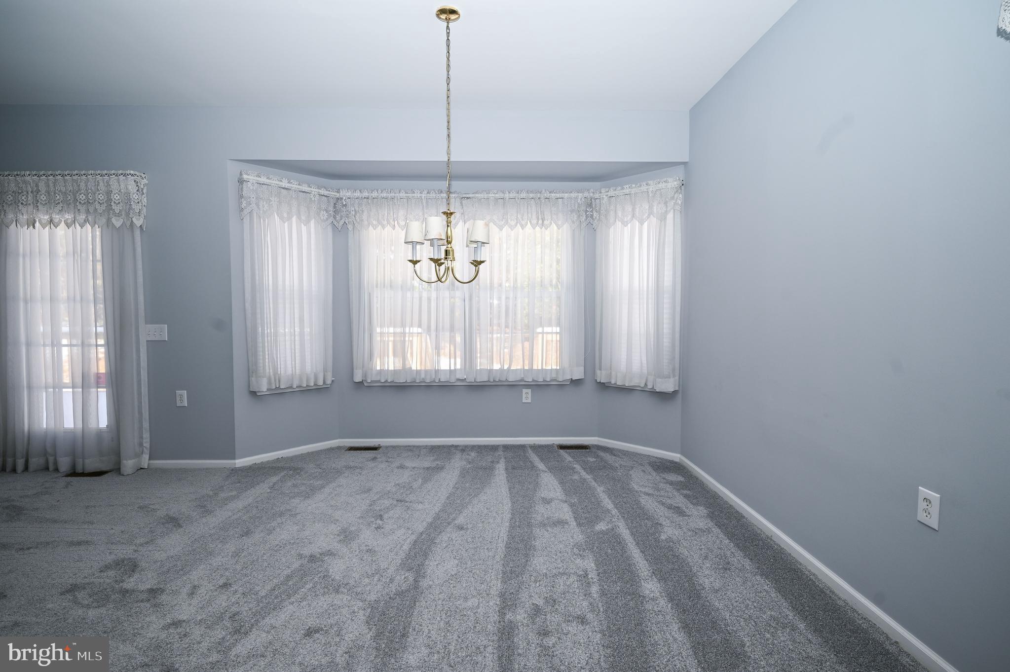 6 Ashley Court Delran, NJ 08075 - Photo 4 of 16