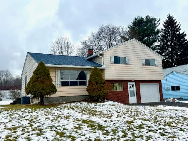 $2,200 | 812 Dickinson Drive, Vestal, NY 13850